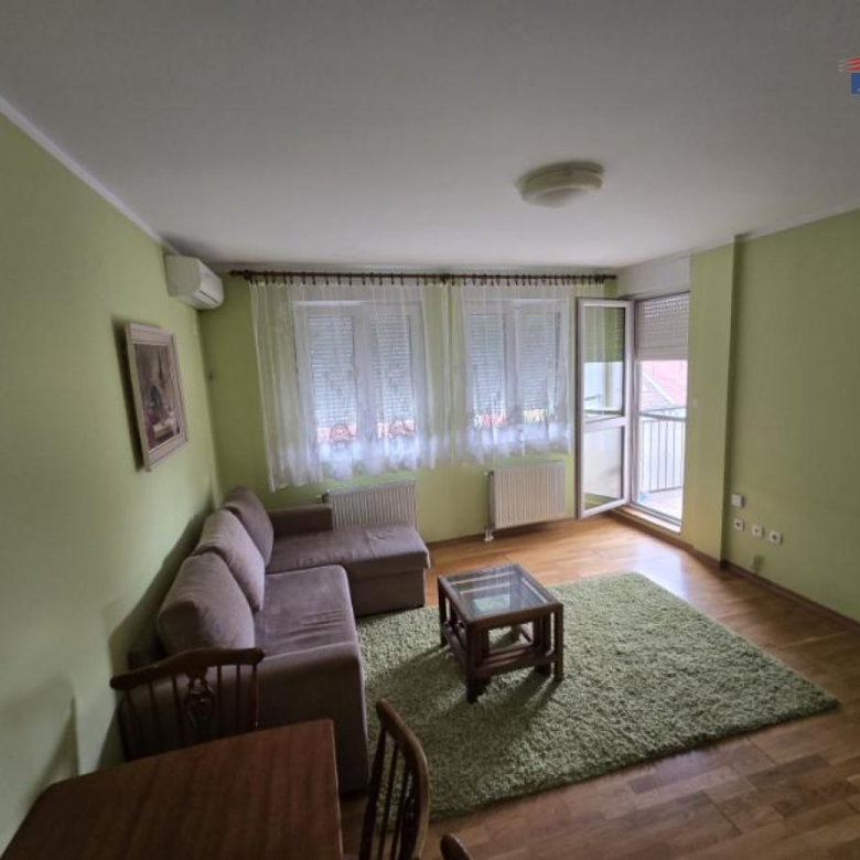 Stan Izdavanje Novi Sad  42 m2