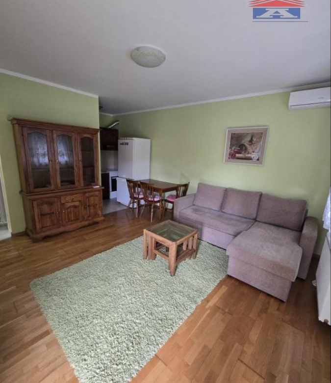 Stan Izdavanje Novi Sad  42 m2