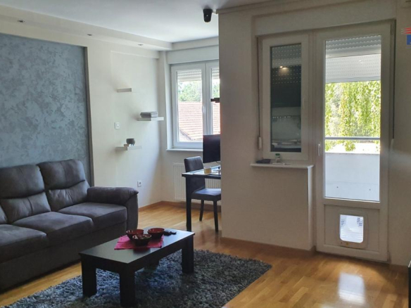 Stan Izdavanje Novi Sad  42 m2