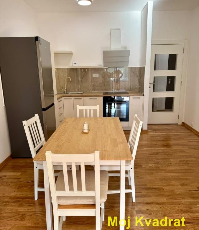 Stan Izdavanje Beograd Banovo Brdo 75 m2