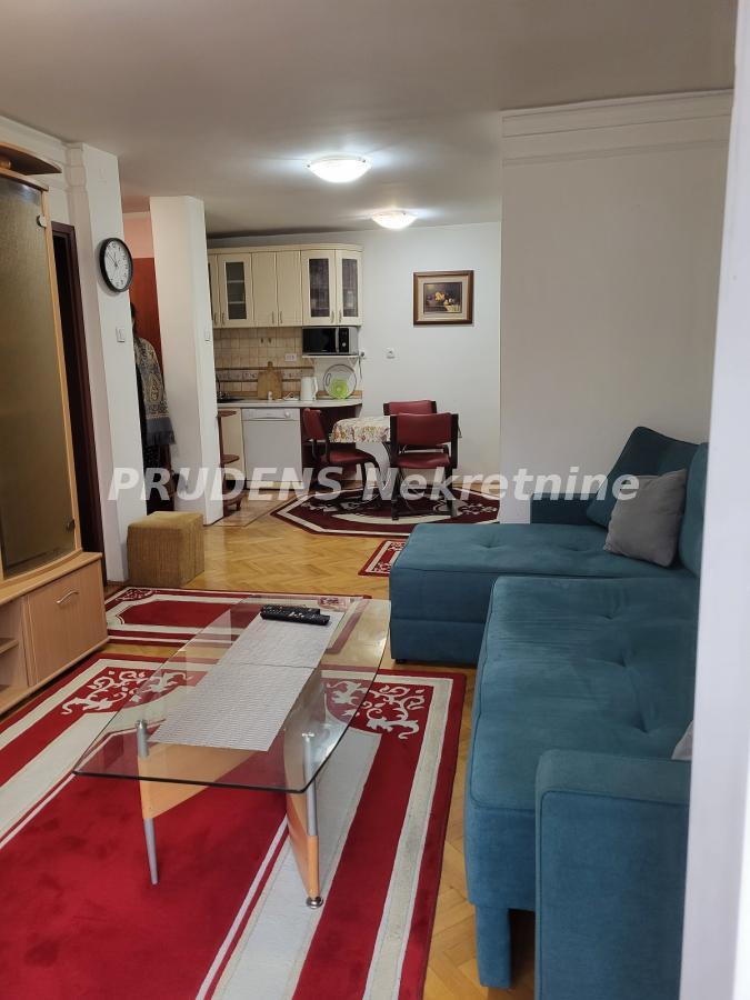 Stan Izdavanje Beograd Bežanijska Kosa 1 70 m2