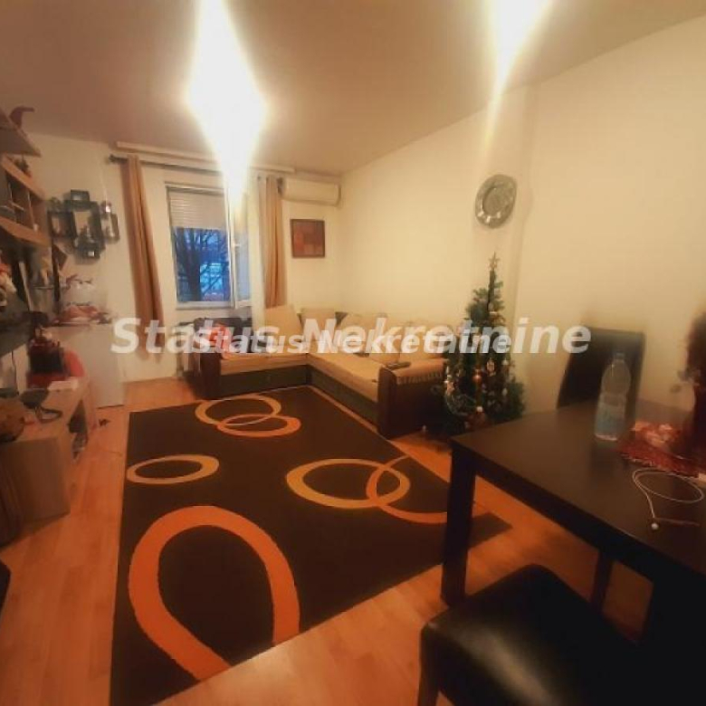 Stan Prodaja Novi Sad  50 m2