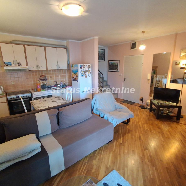 Stan Prodaja Novi Sad  87 m2