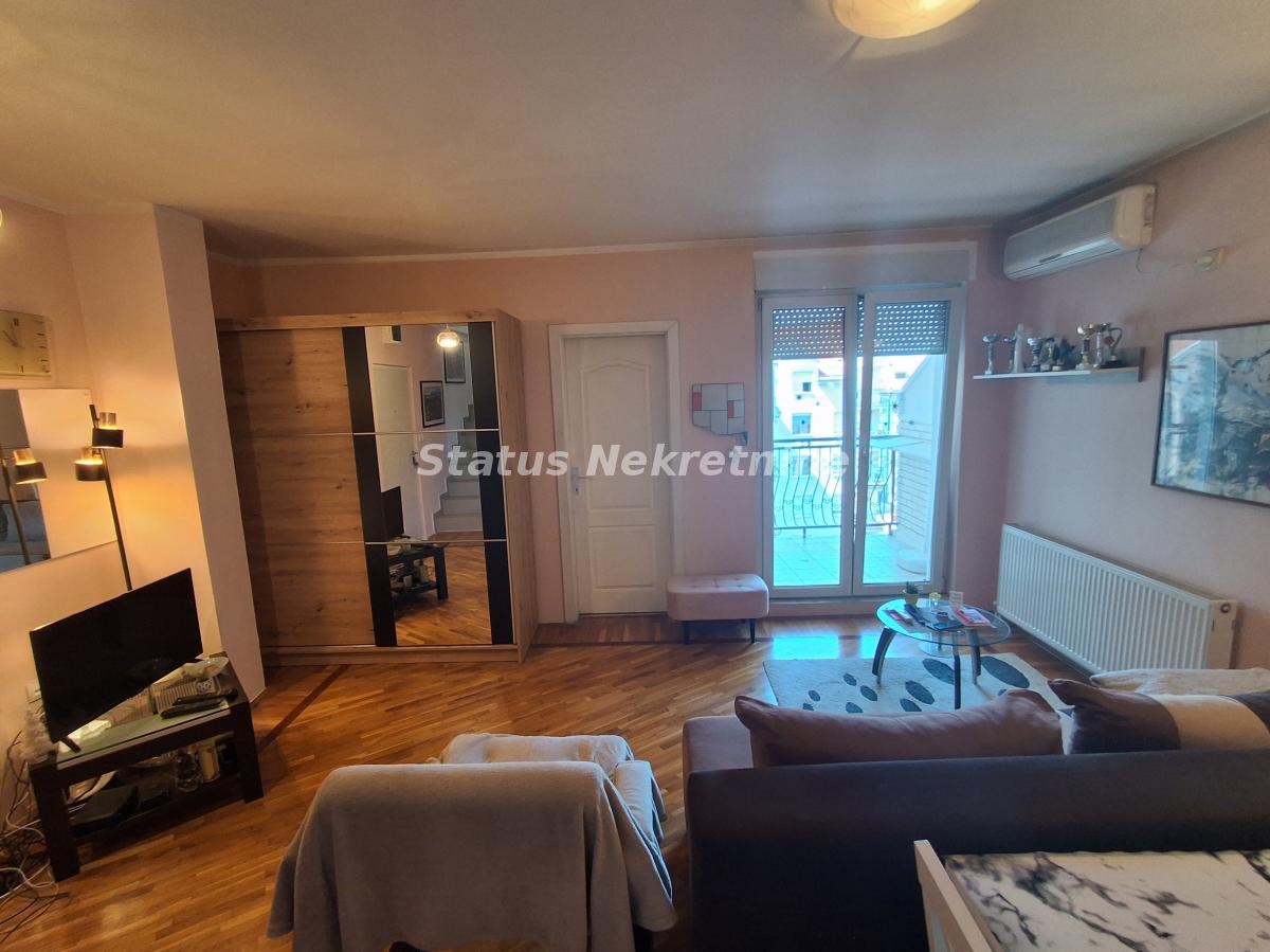 Stan Prodaja Novi Sad  87 m2