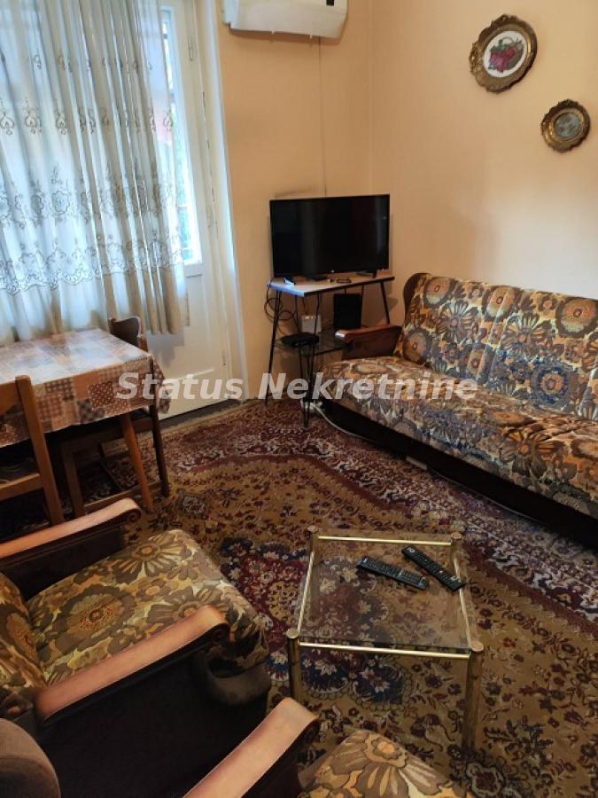 Stan Izdavanje Novi Sad  38 m2