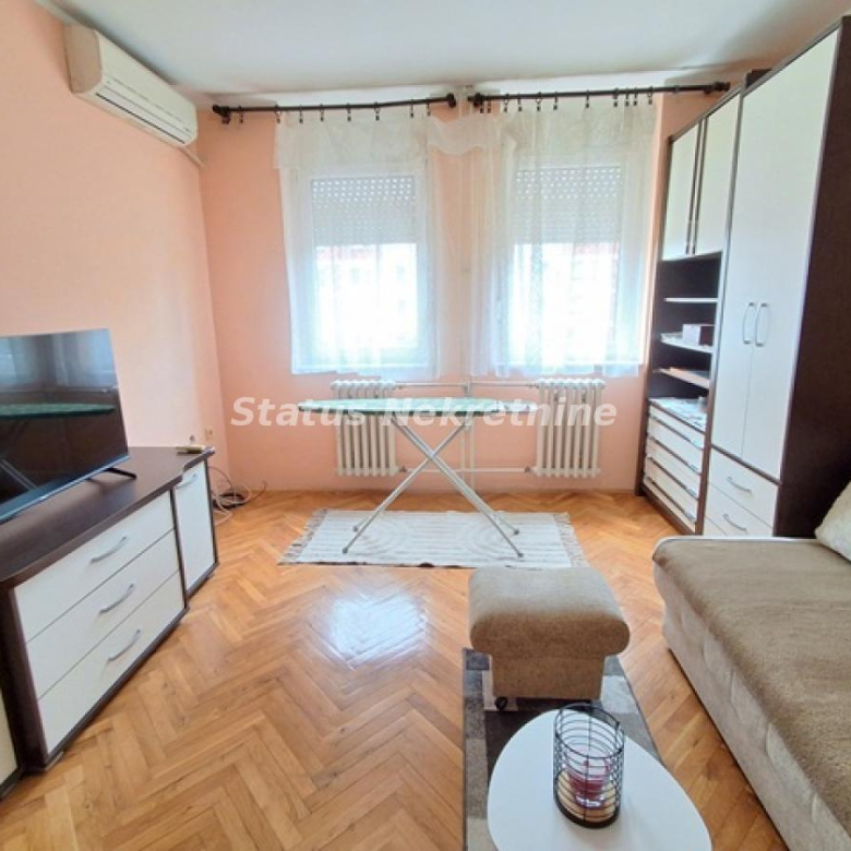 Stan Izdavanje Novi Sad  33 m2