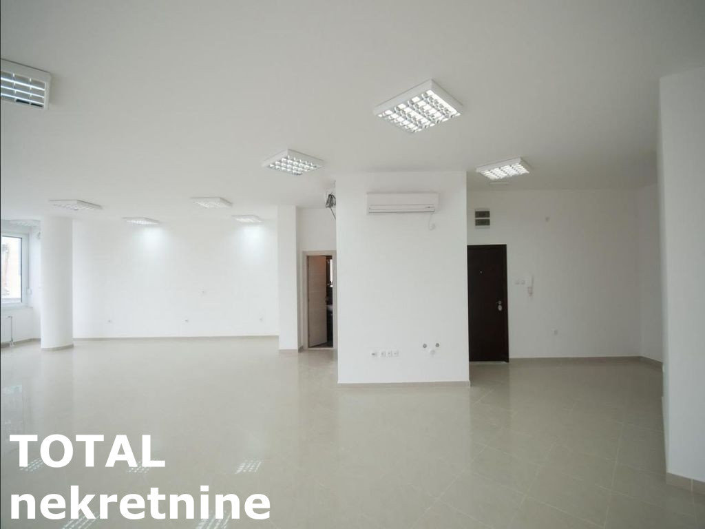 Lokal za izdavanje, Bulevar Oslobođenja, Novi Sad, 111m², 1.200 €/mes