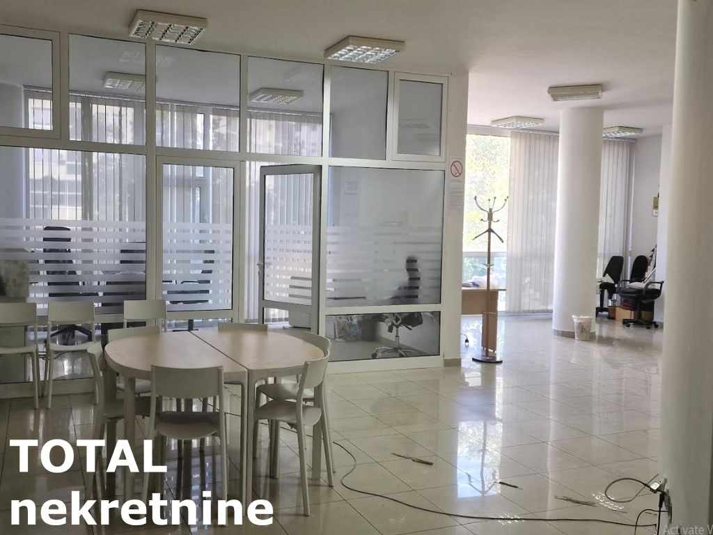 Lokal Izdavanje Novi Sad  111 m2