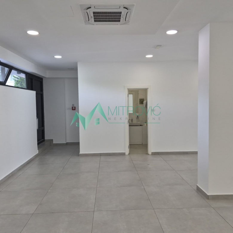 Lokal Prodaja Novi Sad  134 m2