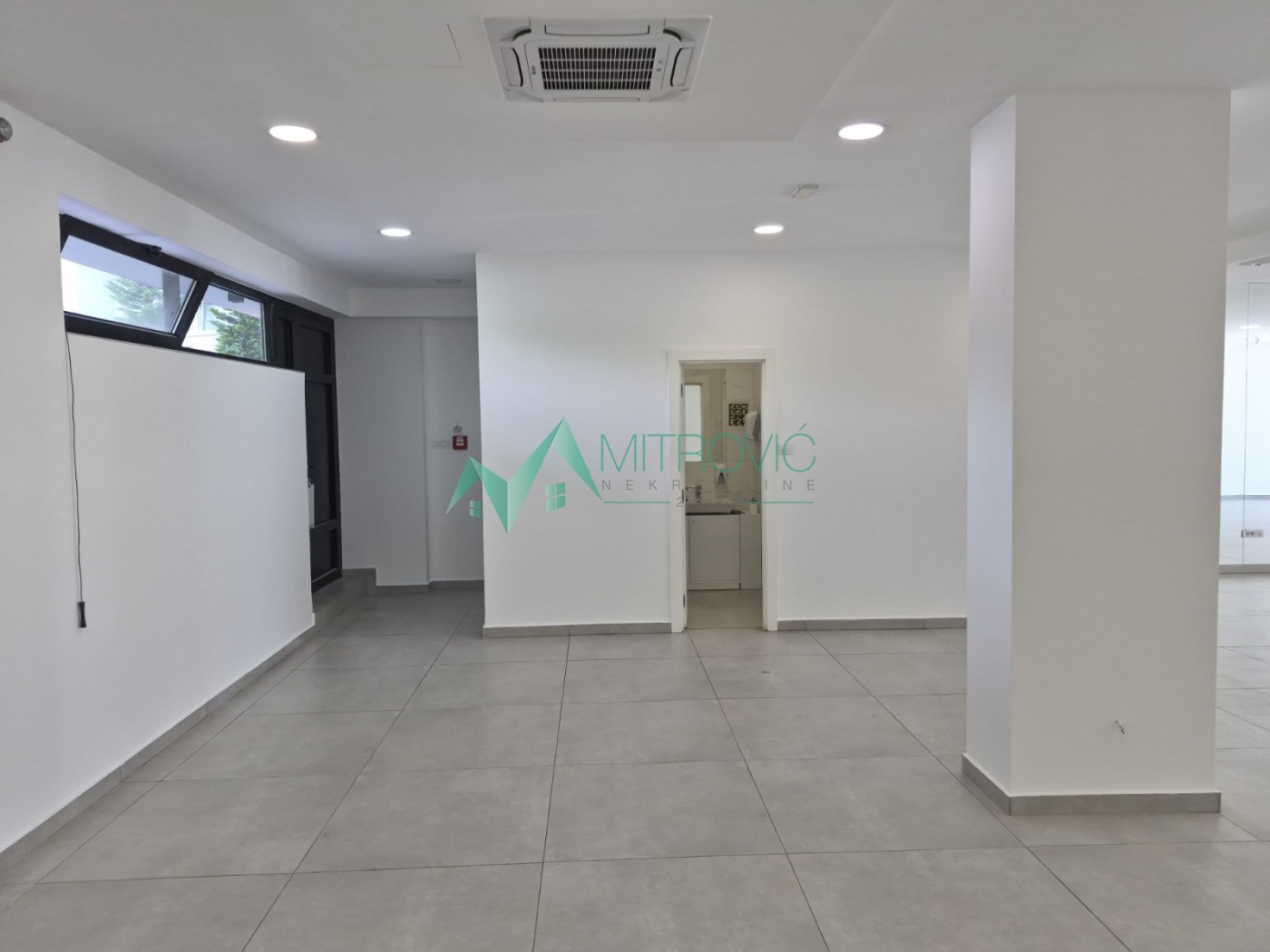 Lokal Prodaja Novi Sad  134 m2