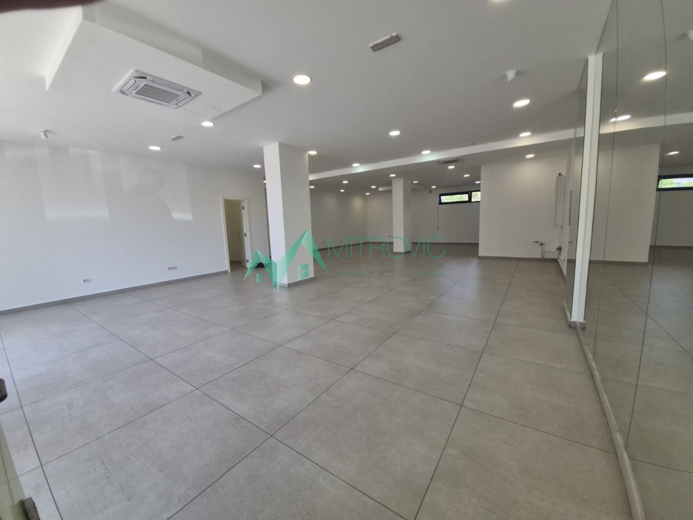 Lokal Prodaja Novi Sad  134 m2
