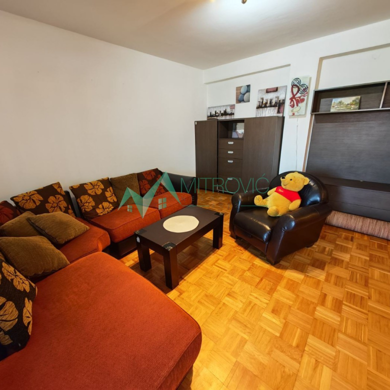 Stan Prodaja Novi Sad  87 m2