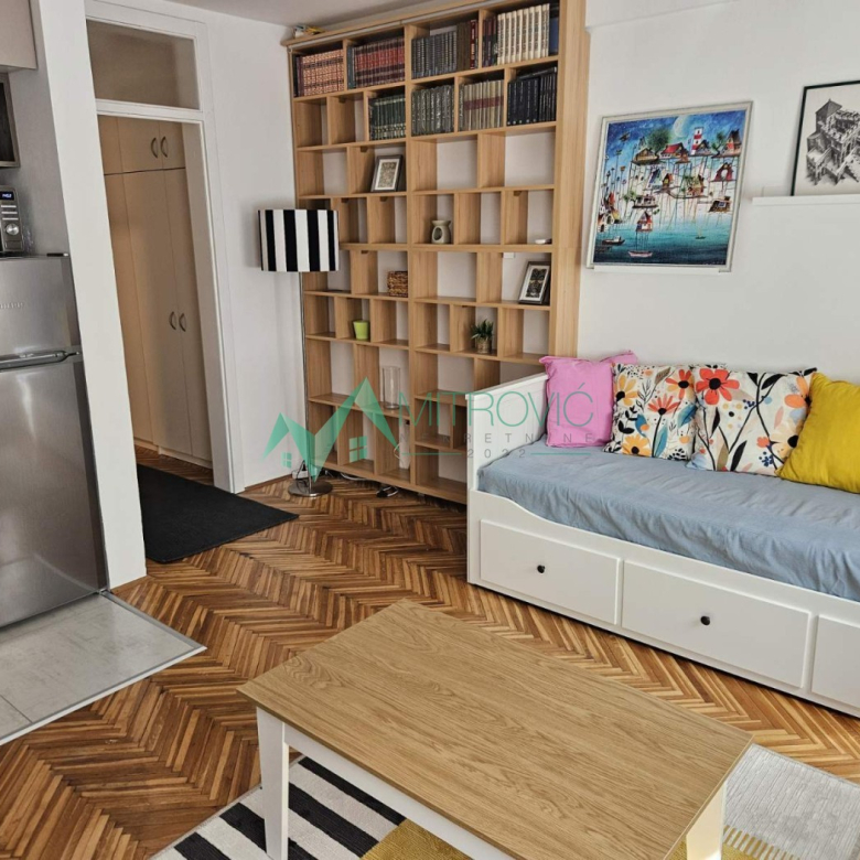 Stan Prodaja Novi Sad  25 m2