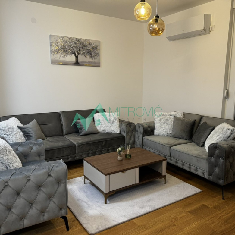 Dvosoban lux stan 40m2.