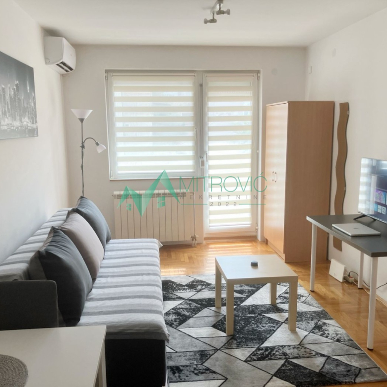 Stan Prodaja Novi Sad  28 m2