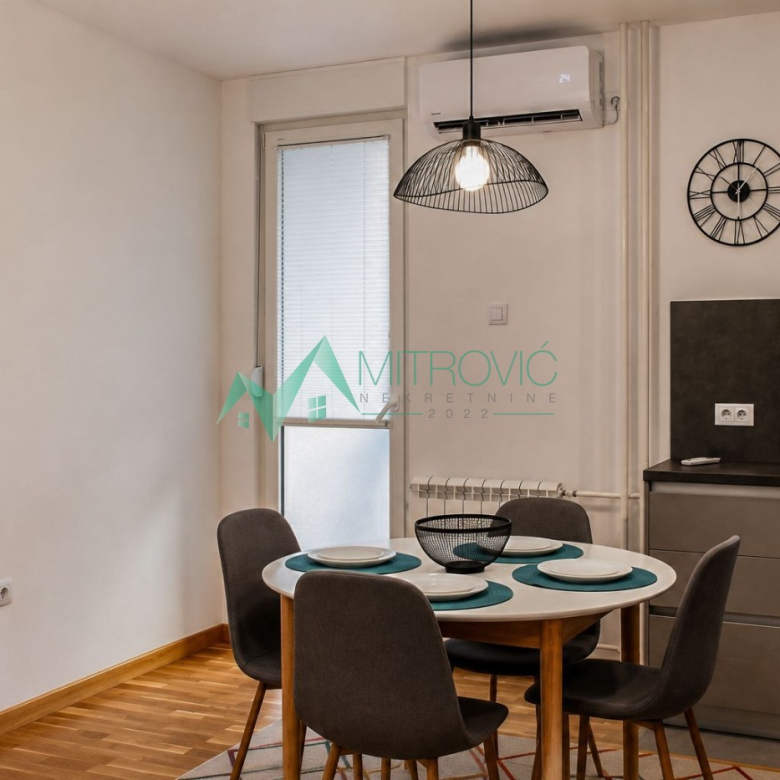 Stan Prodaja Novi Sad  73 m2