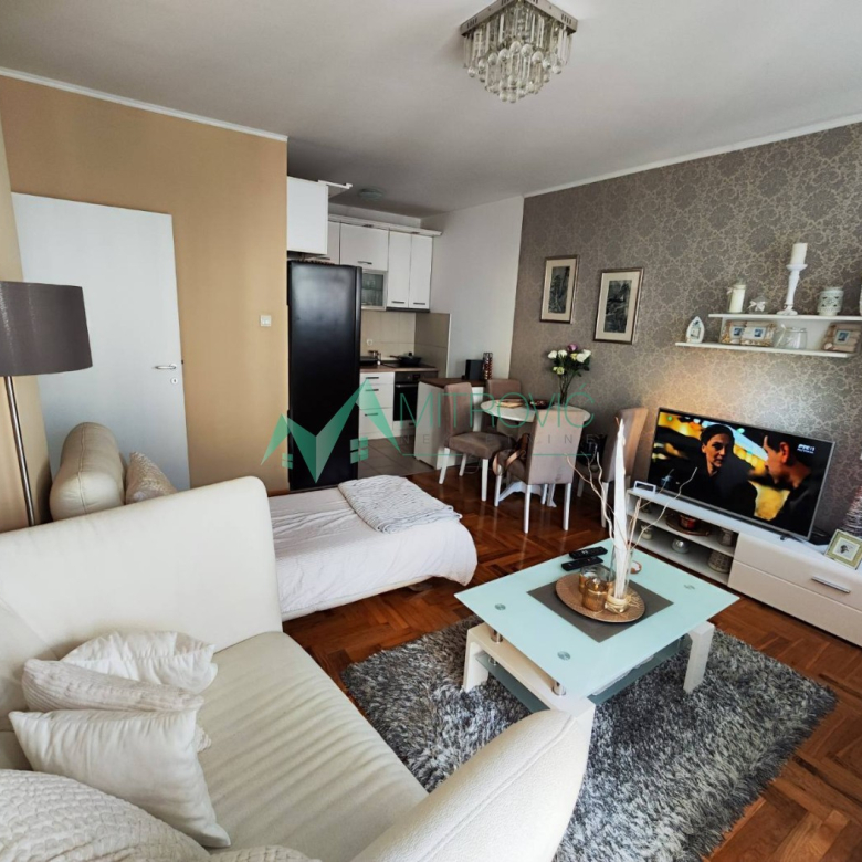Stan Prodaja Novi Sad  43 m2