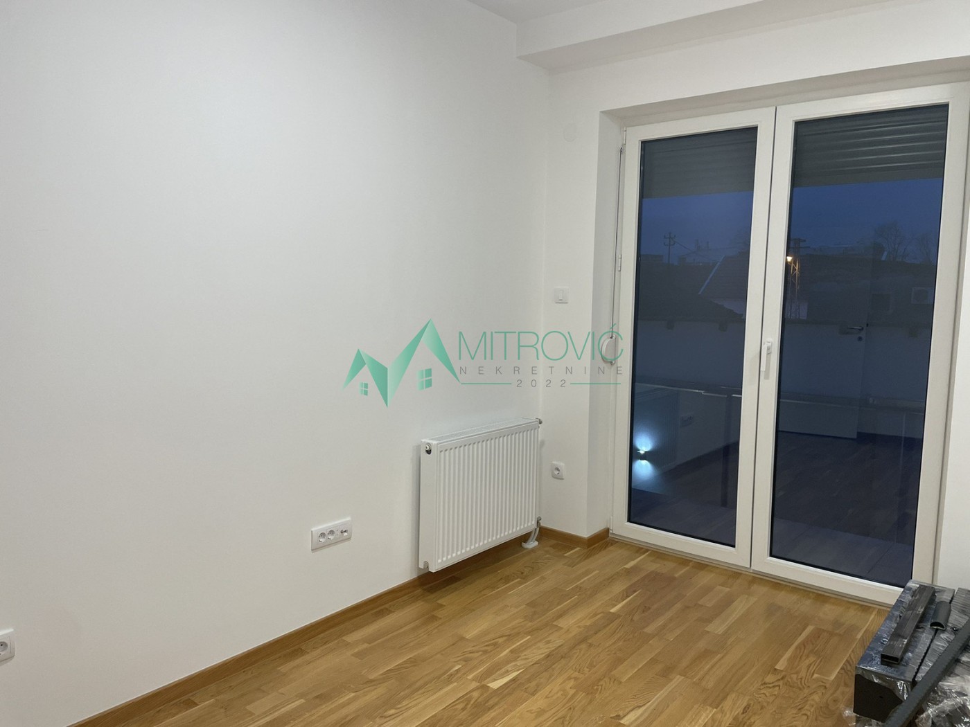 Trosoban stan na prodaju, Salajka, Novi Sad, 77m², 500 €