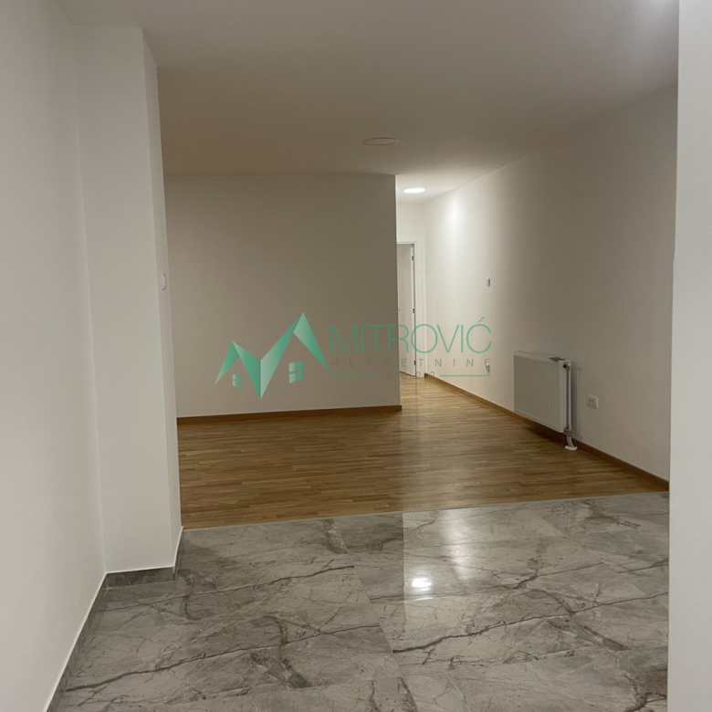 Stan Prodaja Novi Sad  77 m2