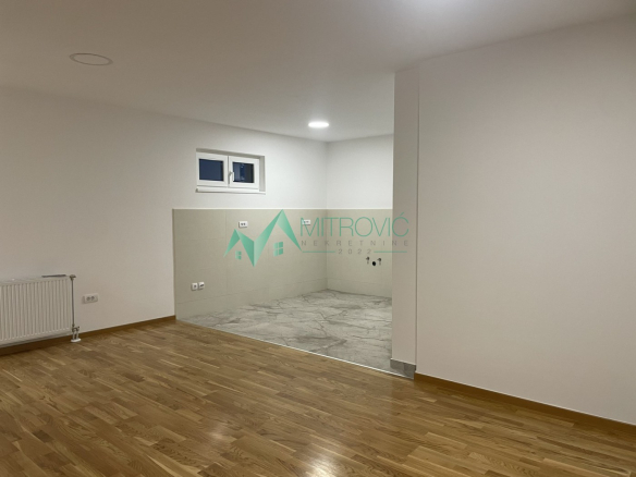 Stan Prodaja Novi Sad  77 m2