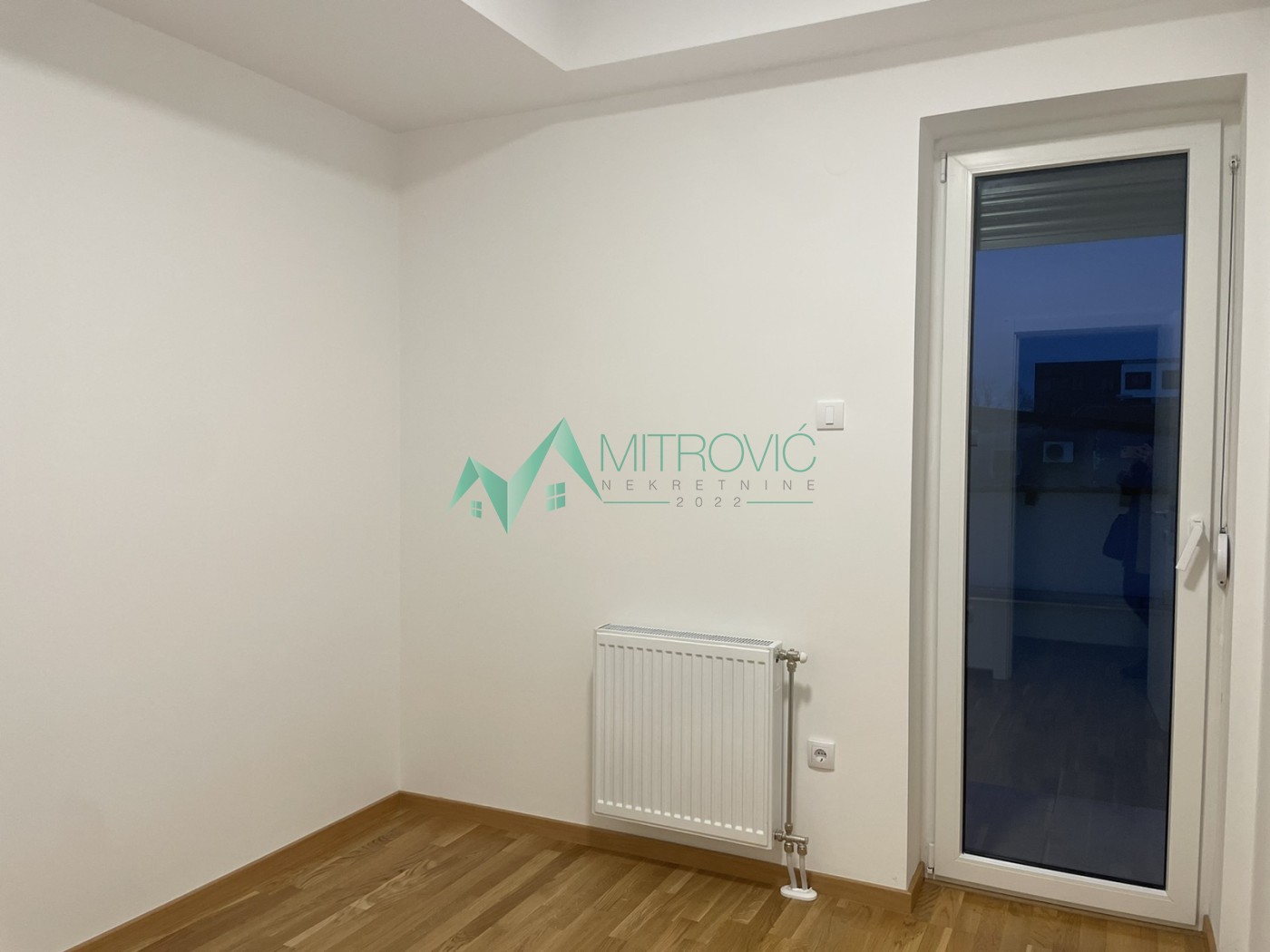 Trosoban stan na prodaju, Salajka, Novi Sad, 77m², 500 €