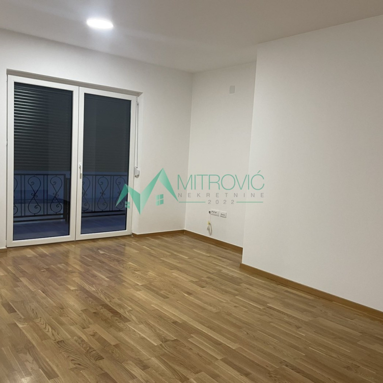 Stan Prodaja Novi Sad  77 m2