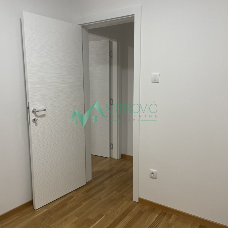 Stan Prodaja Novi Sad  77 m2