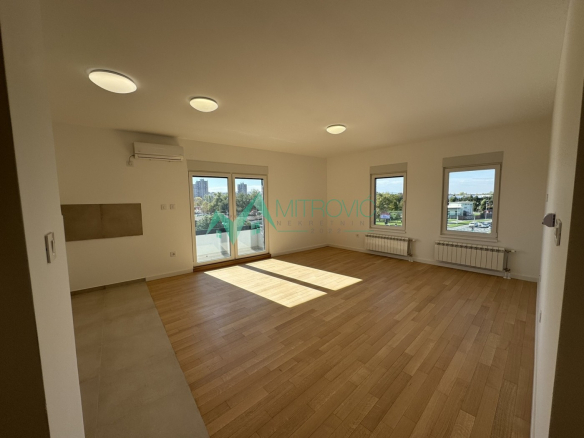 Lokal Prodaja Novi Sad  88 m2