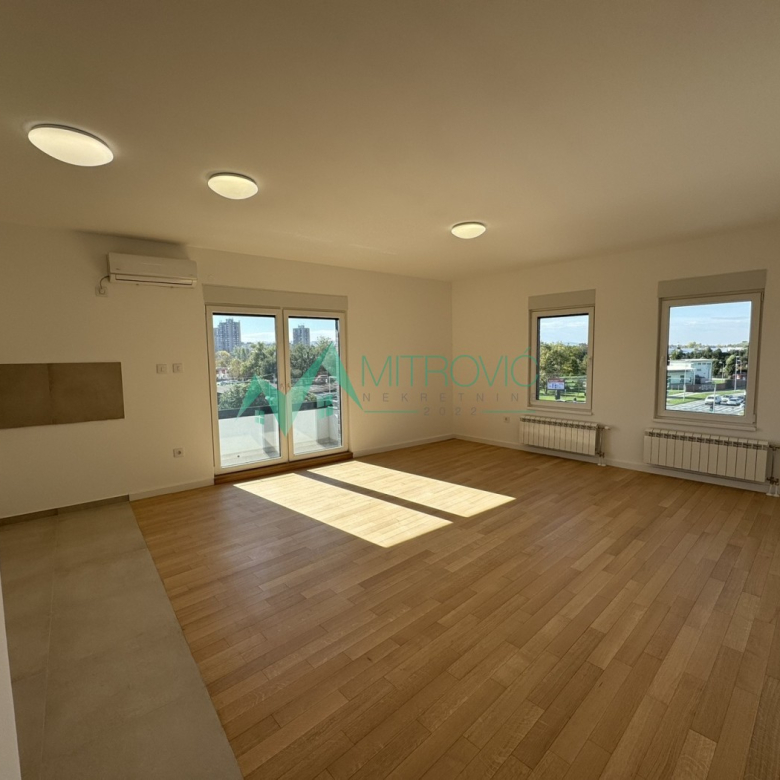 Lokal Prodaja Novi Sad  88 m2