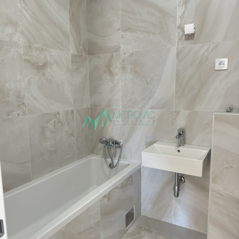 Lokal Prodaja Novi Sad  88 m2