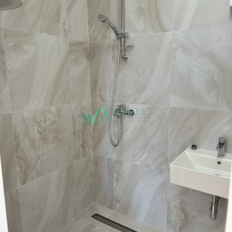 Lokal Prodaja Novi Sad  88 m2