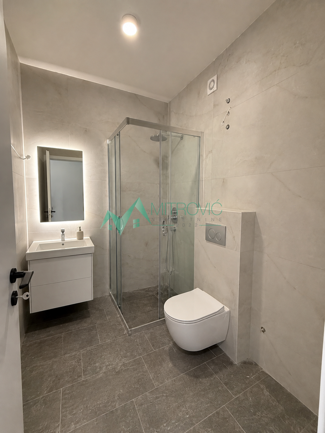 Trosoban stan na prodaju, Telep, Novi Sad, 67m², 550 €