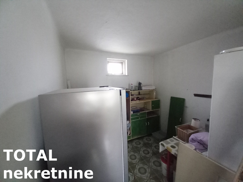kuce-Siri-centar-3091338-lywt1 Kuća na prodaju, Gložan, Bački Petrovac, 181m², 95.000 €