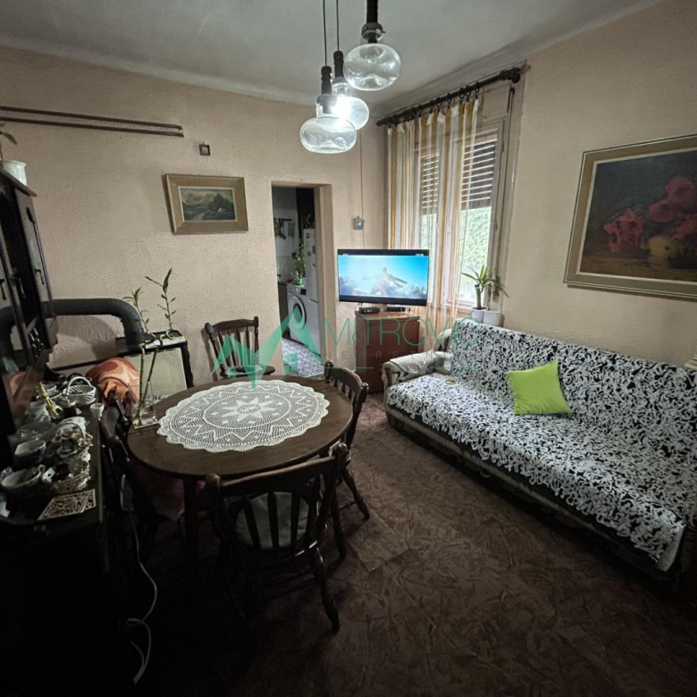 Na prodaju kuća površine 114m2 na odličnoj lokaciji u bli.