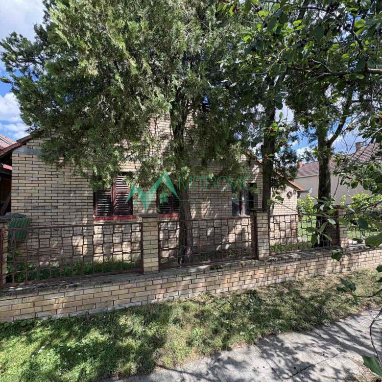 Kuća Prodaja Rumenka  119 m2