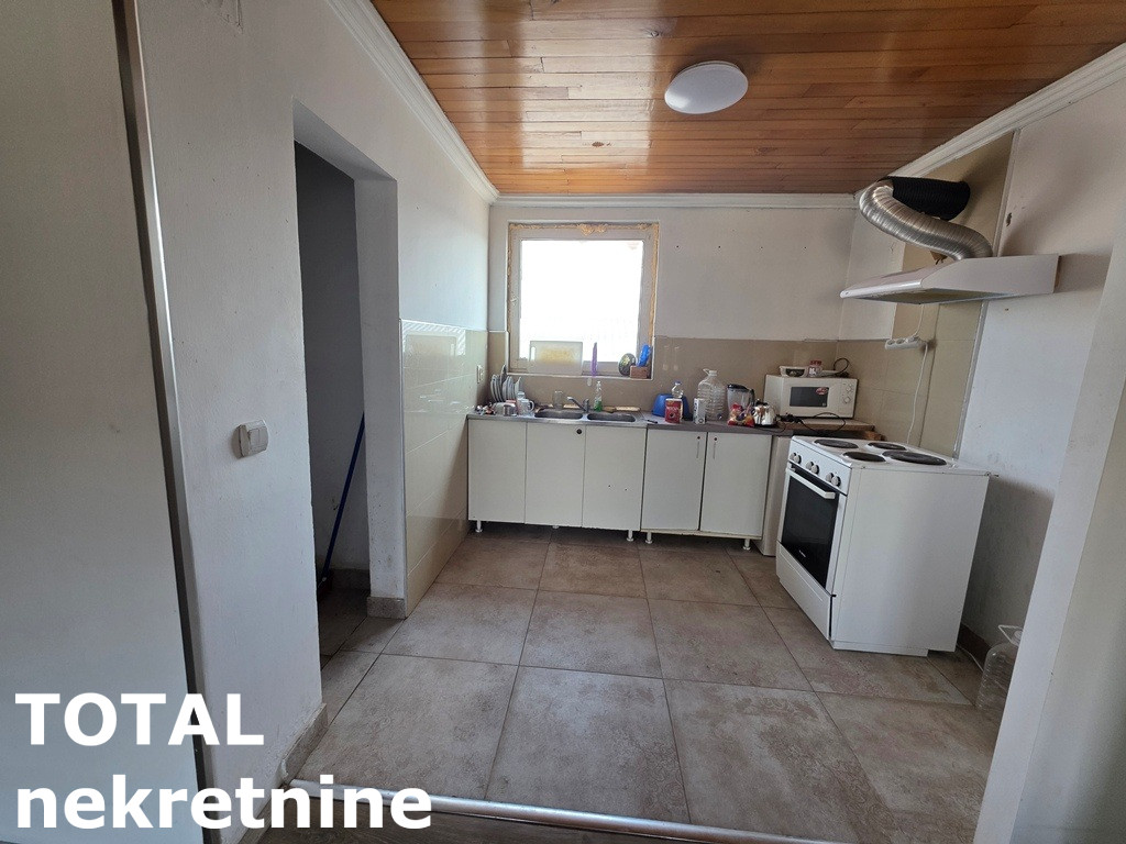 Lokal na prodaju, Beočin, 2040m², 951.000 €