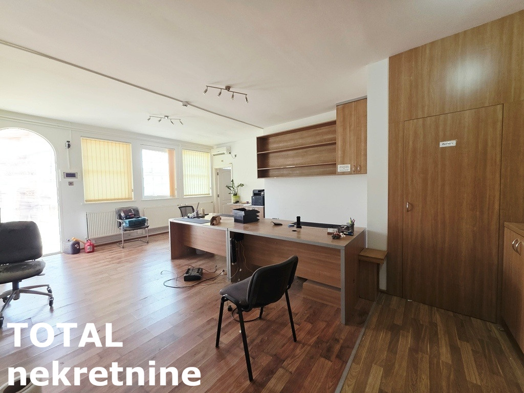 Lokal na prodaju, Beočin, 2040m², 951.000 €