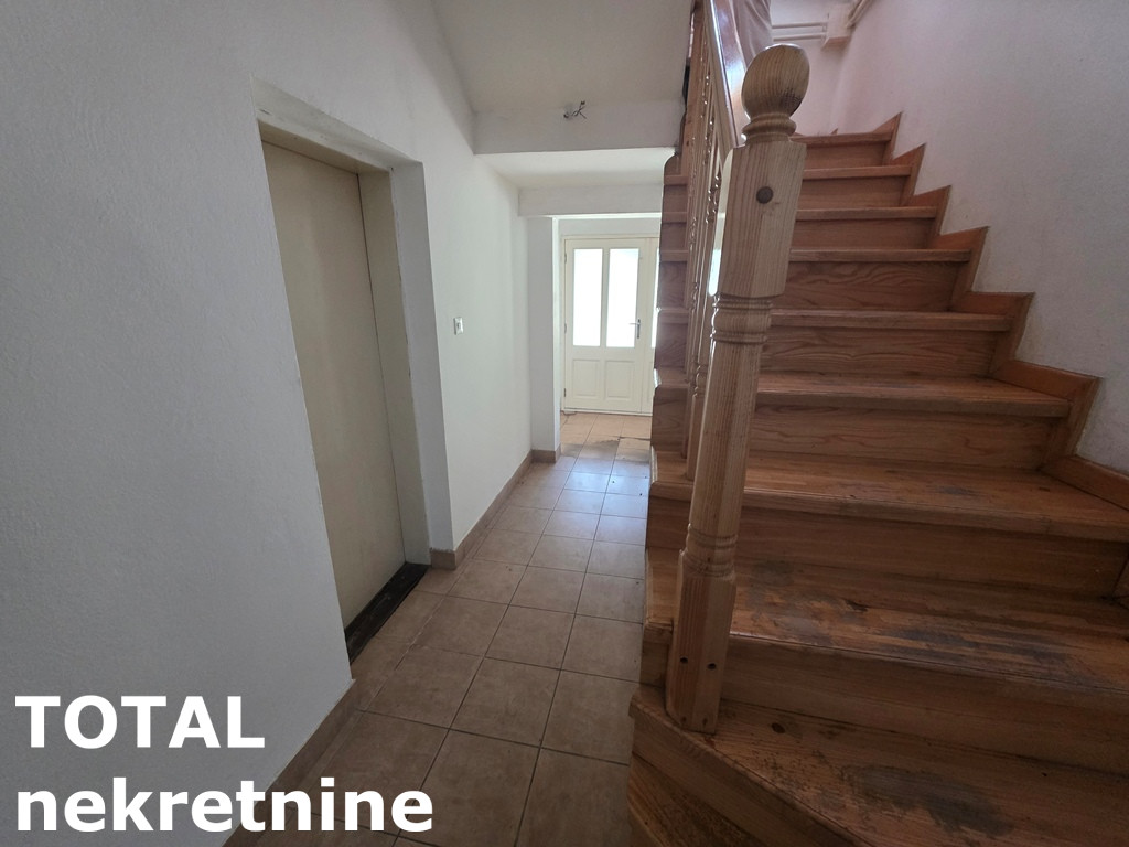 Lokal na prodaju, Beočin, 2040m², 951.000 €