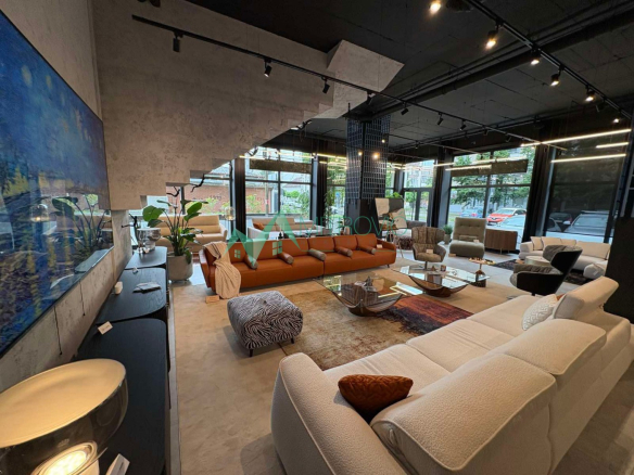 Lokal Prodaja Novi Sad  210 m2