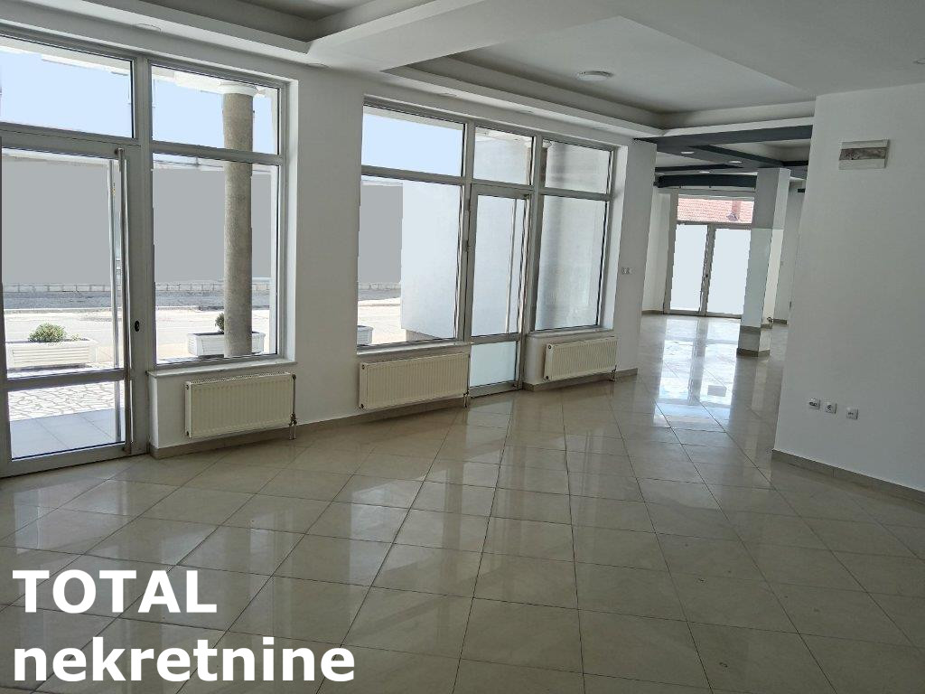 Lokal Prodaja Ruma  390 m2