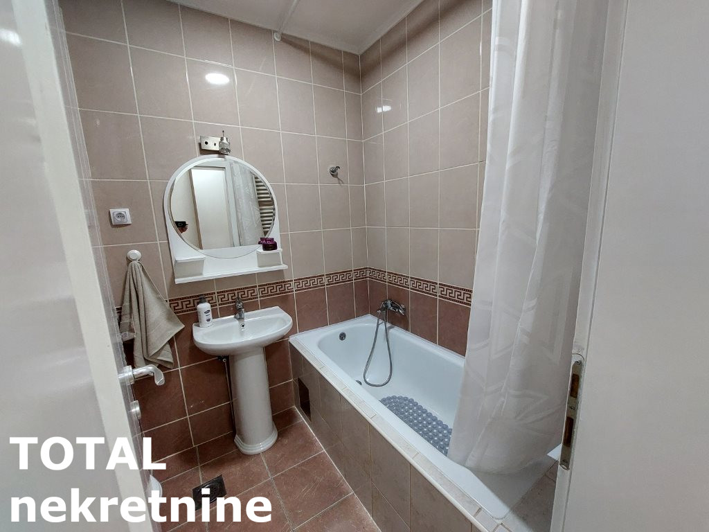 stanovi-1-5-re-sajam-1102974-id8jl Jednoiposoban stan na prodaju, Bulevar Oslobođenja, Novi Sad, 36m², 1. sprat, 126.000 €