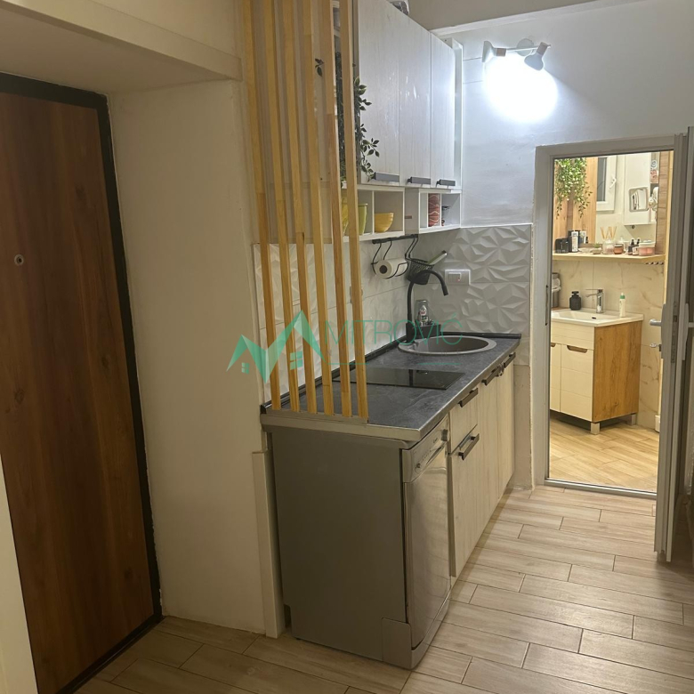 Stan Prodaja Novi Sad  33 m2