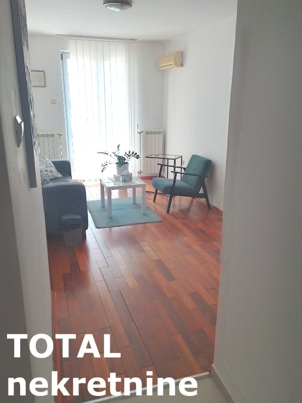 Stan Prodaja Novi Sad  28 m2