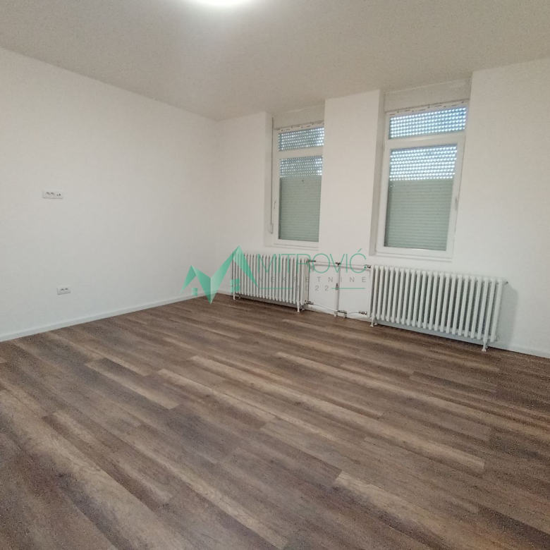 Novi Sad, Petrovaradin – Trosoban stan 79m2.