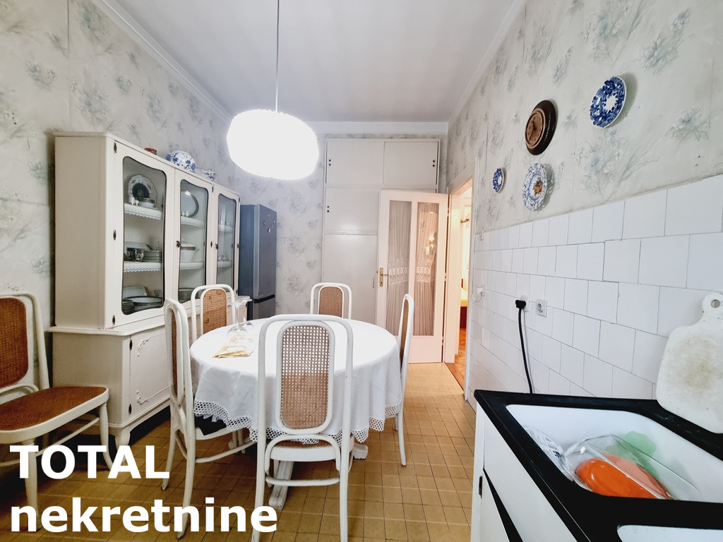 stanovi-2-5-re-centar-1061938-pybyf Dvoiposoban stan na prodaju, Centar, Novi Sad, 61m², 3. sprat, 200.000 €