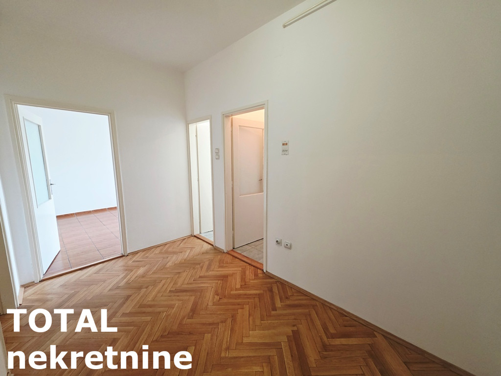 stanovi-2-5-re-kej-1102520-lwzly Dvoiposoban stan na prodaju, Kej, Novi Sad, 68m², 4. sprat, 205.000 €