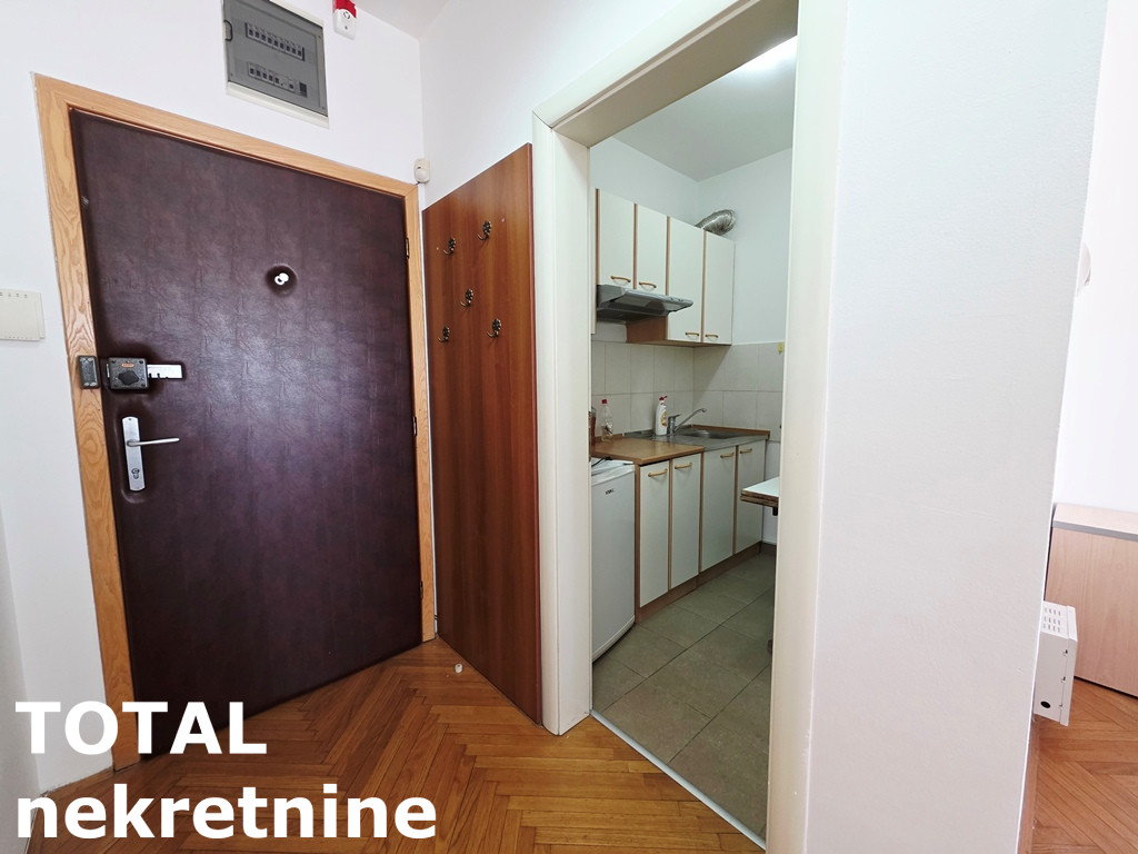 stanovi-2-re-bulevar-1102583-huqgi Dvosoban stan na prodaju, Bulevar Oslobođenja, Novi Sad, 46m², 2. sprat, 143.000 €