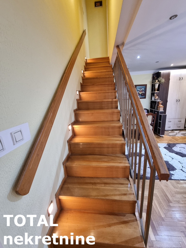 Troiposoban stan na prodaju, Bulevar Oslobođenja, Novi Sad, 77m², 198.800 €