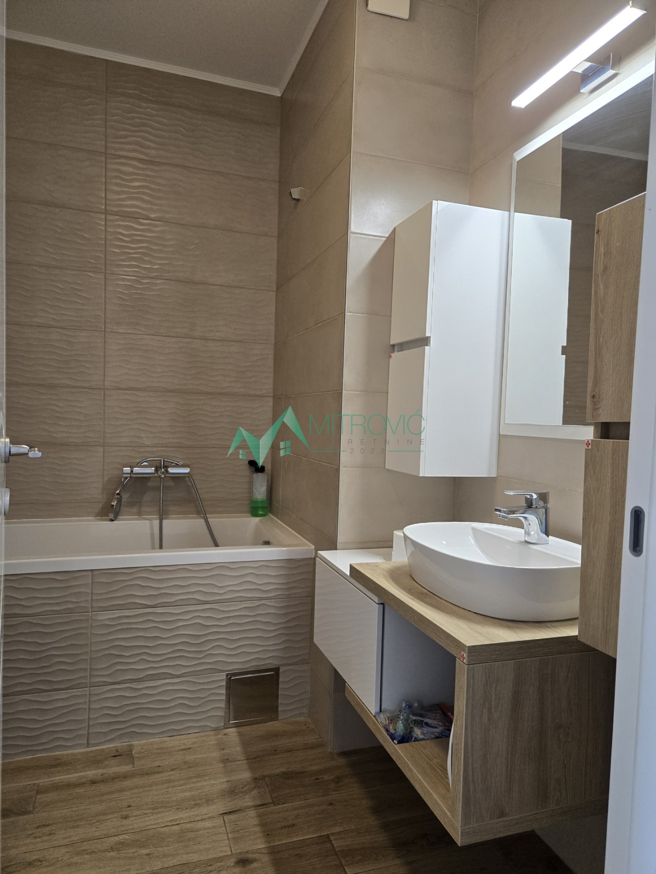stanovi-3-5-pr-sajam-1004634-2dgcd Troiposoban stan na prodaju, Sajmište, Novi Sad, 104m², 370.800 €