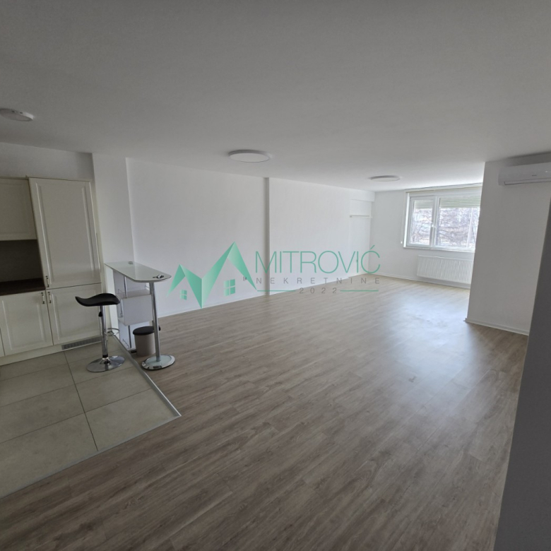 Stan Prodaja Novi Sad  104 m2